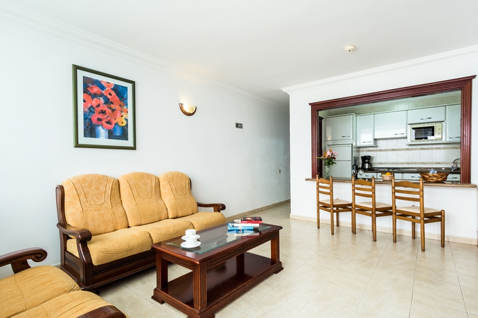 Imagen de los interiores del Hotel BLUESEA Los Cocoteros. Foto 9