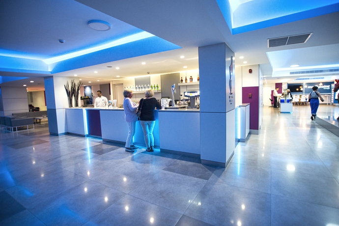 Imagen de los interiores del Hotel BLUESEA Marieta. Foto 12