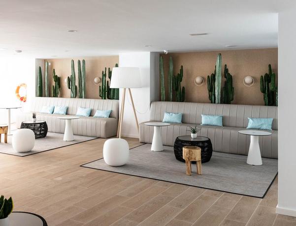 Imagen de los interiores del Hotel BLUESEA Mediodia. Foto 14