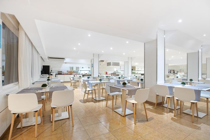 Imagen del bar/restaurante del Hotel BLUESEA Piscis - Adults Only. Foto 3