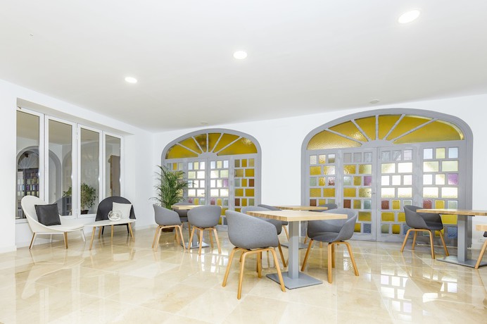 Imagen de los interiores del Hotel BLUESEA Rey Carlos. Foto 12