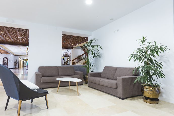 Imagen de los interiores del Hotel BLUESEA Rey Carlos. Foto 13