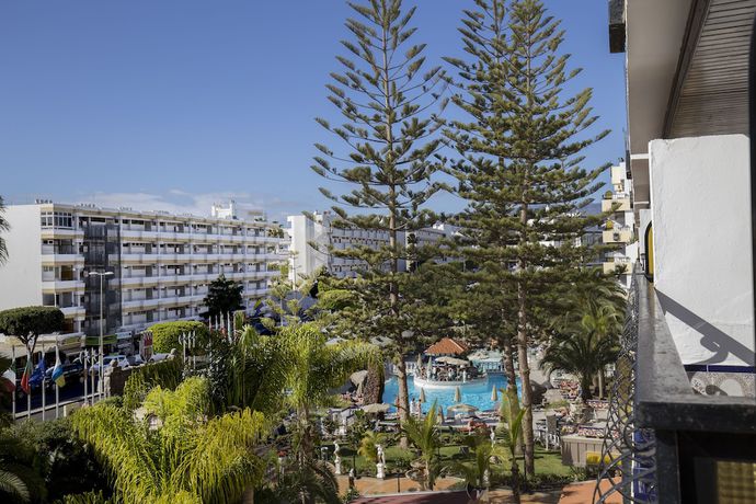 Imagen de los exteriores del Hotel BLUESEA Rey Carlos. Foto 11