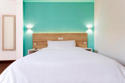 Imagen de la habitación del Hotel BLUESEA Torremolinos Centro. Foto 7