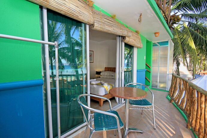 Imagen general del Hotel BLUEWAVES BEACH HOUSE. Foto 3