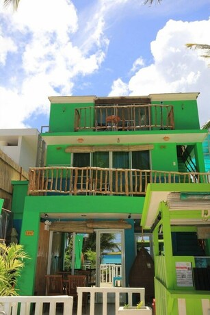 Imagen general del Hotel BLUEWAVES BEACH HOUSE. Foto 6