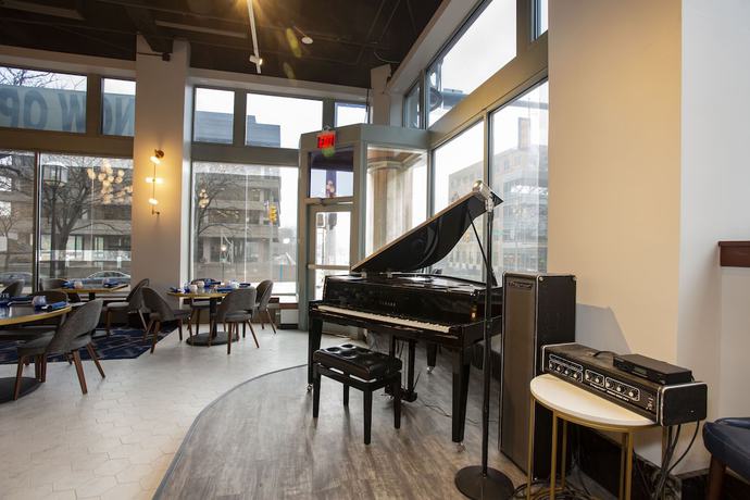 Imagen del bar/restaurante del Hotel BLU-Tique, Akron, a Tribute Portfolio. Foto 3