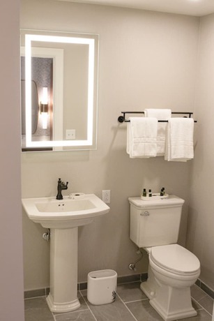 Imagen de la habitación del Hotel BLU-Tique, Akron, a Tribute Portfolio. Foto 16
