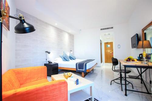 Imagen de la habitación del Hotel BM Beach. Foto 16