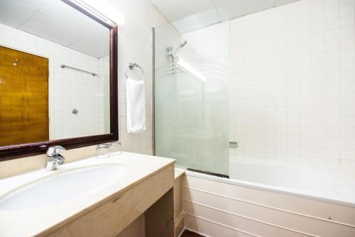 Imagen de la habitación del Hotel BM Beach. Foto 20
