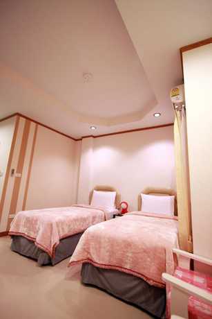 Imagen de la habitación del Hotel BM Grand Hotel. Foto 10