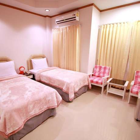 Imagen de la habitación del Hotel BM Grand Hotel. Foto 13