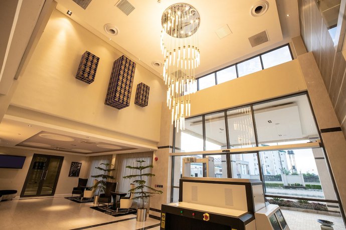 Imagen de los interiores del Hotel BON Tripod Owerri. Foto 18