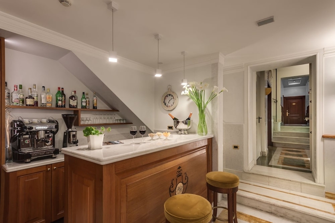 Imagen del bar/restaurante del Hotel BORROMEO. Foto 4