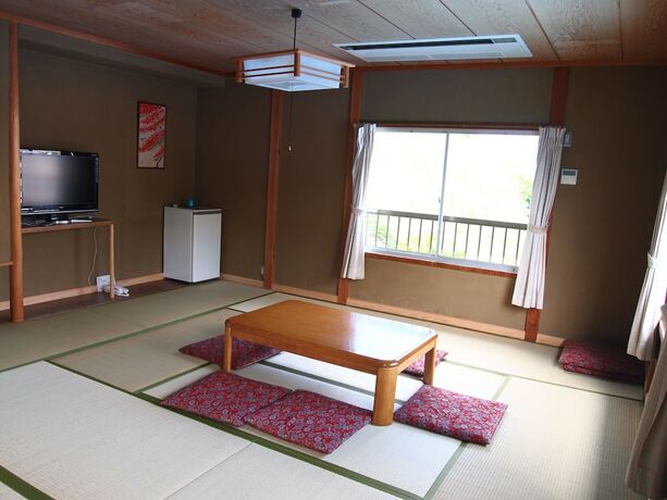 Imagen de la habitación del Hotel BOUKAI. Foto 19