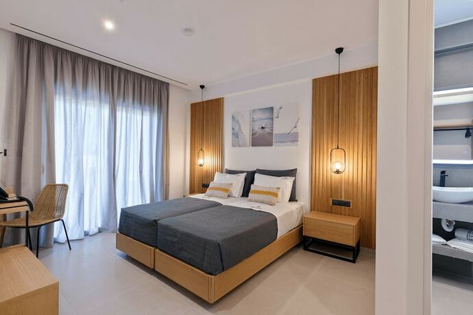 Imagen de la habitación del Hotel BRISOT Galatas Poros. Foto 19