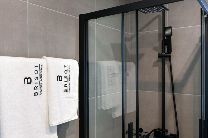 Imagen general del Hotel BRISOT Galatas Poros. Foto 13