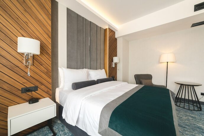 Imagen de la habitación del Hotel BRISTOL, Podgorica. Foto 14