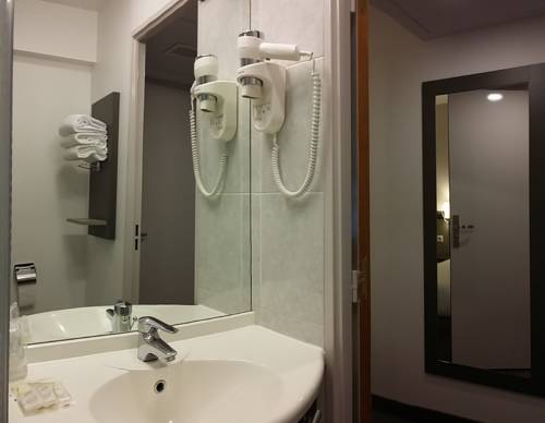 Imagen de la habitación del Hotel BRIT CONFORT ROISSY SAINT-WITZ. Foto 7