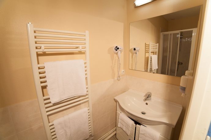 Imagen de la habitación del Hotel BRIT Lannion Perros. Foto 4