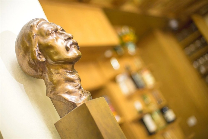 Imagen de los interiores del Hotel BRIXEN. Foto 15