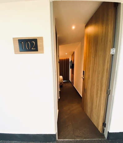 Imagen de los interiores del Hotel B\'S Suites. Foto 16