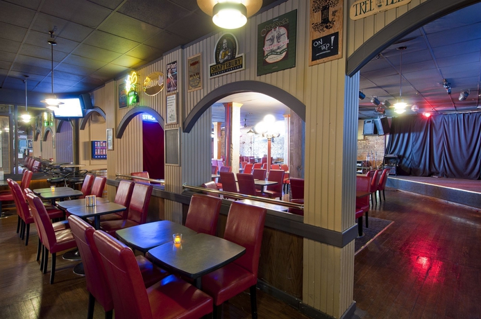 Imagen del bar/restaurante del Hotel BUDGET INN PATRICIA HOTEL. Foto 5