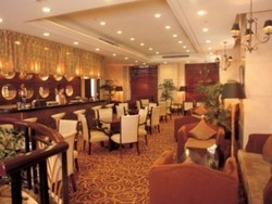 Imagen del bar/restaurante del Hotel BUND HOTEL. Foto 2