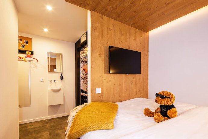 Imagen de la habitación del Hotel BUNK Utrecht. Foto 7