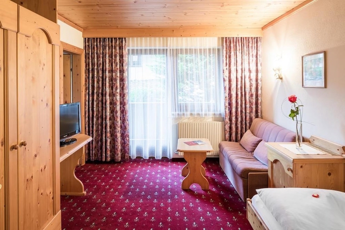 Imagen de la habitación del Hotel BURGSTALL. Foto 11