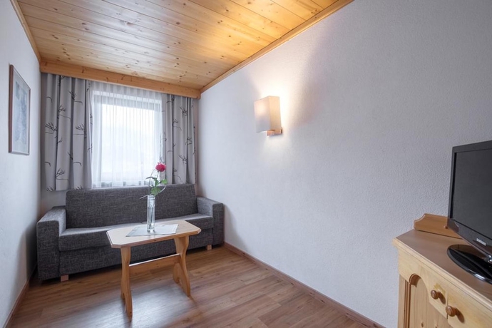 Imagen de la habitación del Hotel BURGSTALL. Foto 14