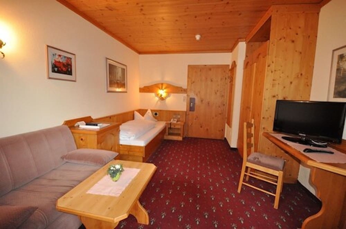 Imagen de la habitación del Hotel BURGSTALL. Foto 15