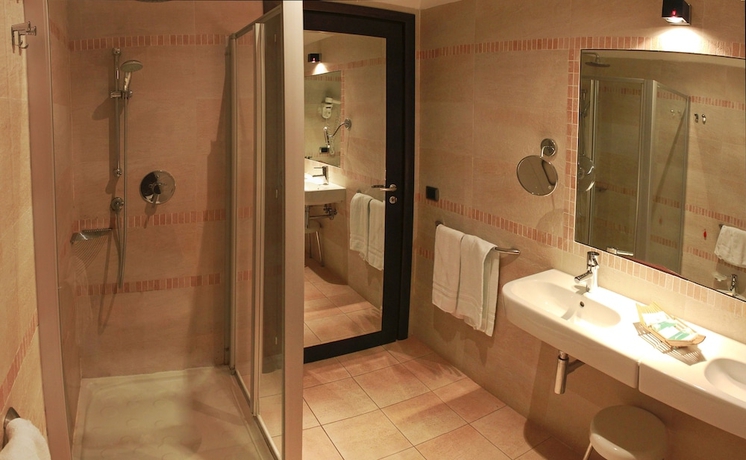 Imagen de la habitación del Hotel BV Airone Resort. Foto 5