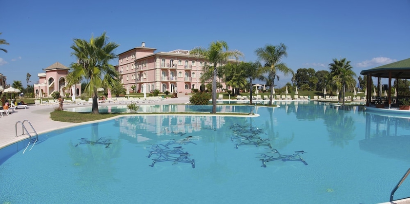 Imagen general del Hotel BV Airone Resort. Foto 1