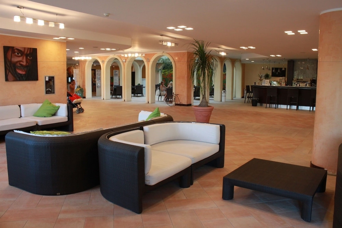 Imagen de los interiores del Hotel BV Airone Resort. Foto 14