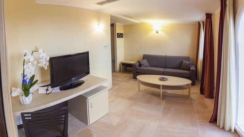 Imagen de la habitación del Hotel BV Airone Resort. Foto 10