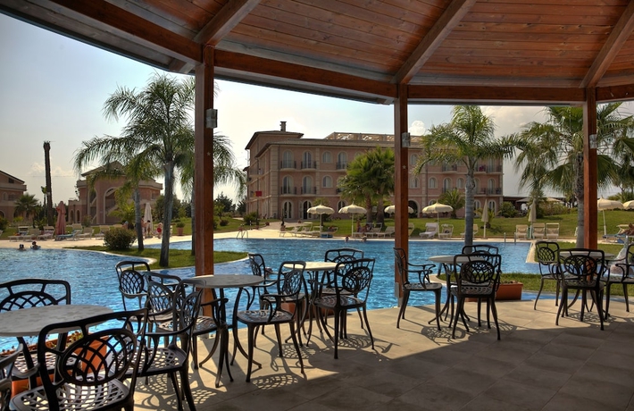 Imagen de la piscina del Hotel BV Airone Resort. Foto 16