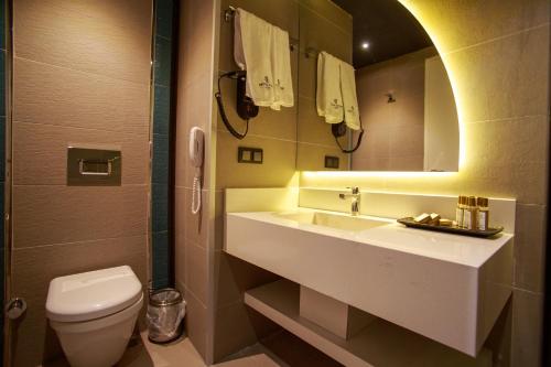 Imagen de la habitación del Hotel BW Izmir. Foto 18