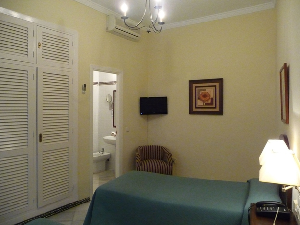 Imagen de la habitación del Hotel BYPILLOW Abril. Foto 3