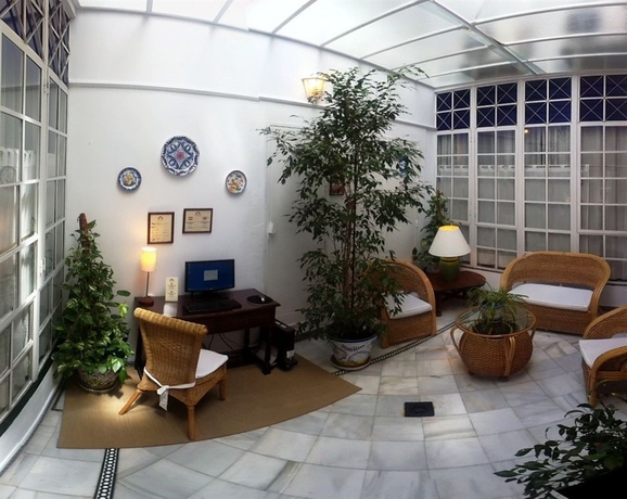 Imagen de los interiores del Hotel BYPILLOW Abril. Foto 14