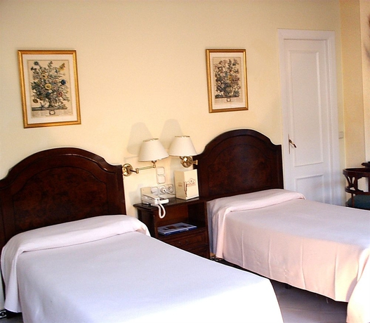 Imagen de la habitación del Hotel BYPILLOW Abril. Foto 8