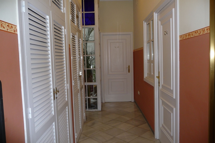 Imagen de los interiores del Hotel BYPILLOW Abril. Foto 15