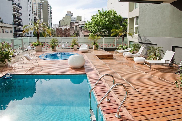 Imagen de la piscina del Hotel Ba Sohotel. Foto 7