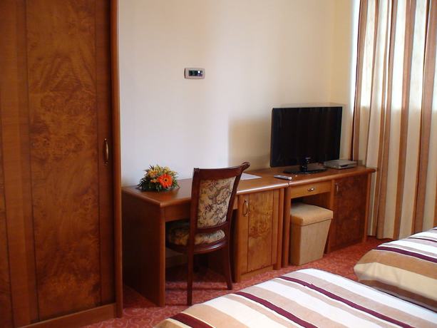 Imagen de la habitación del Hotel BaMBiS. Foto 18