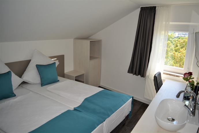 Imagen de la habitación del Hotel BaWü. Foto 13