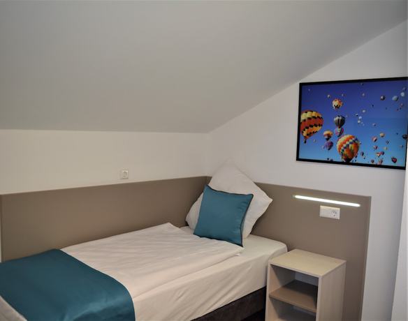 Imagen de la habitación del Hotel BaWü. Foto 19