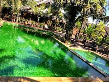 Imagen de los exteriores del Hotel Baan Baitan Resort. Foto 8