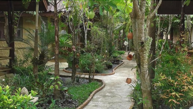 Imagen de los exteriores del Hotel Baan Bamboo Resort. Foto 13