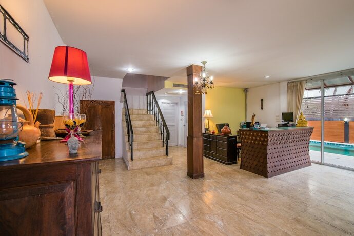 Imagen de los interiores del Hotel Baan Bua Residence. Foto 19