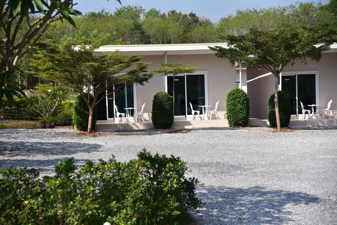 Imagen de los exteriores del Hotel Baan Chan Suan. Foto 16